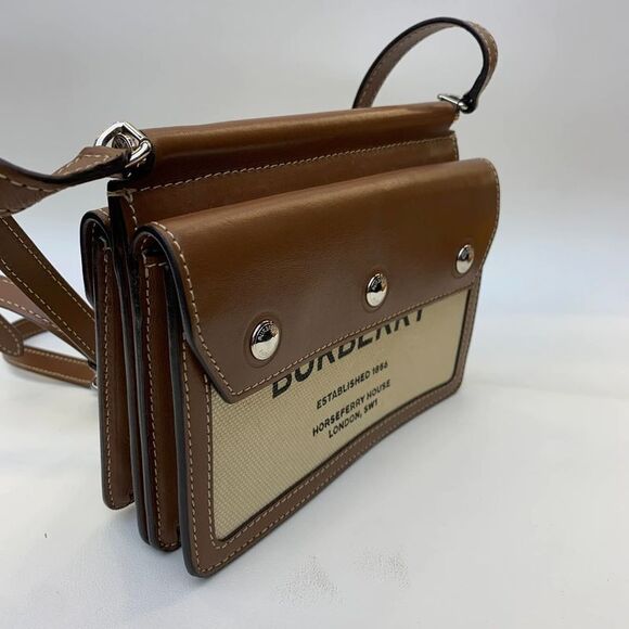 Burberry Women Pre-Loved Bag Very Good Condition - Picture 2 of 9